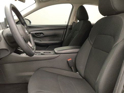 Used 2025 Nissan Sentra S image 17