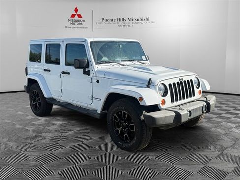 Used 2018 Jeep Wrangler Unlimited Sahara image 3