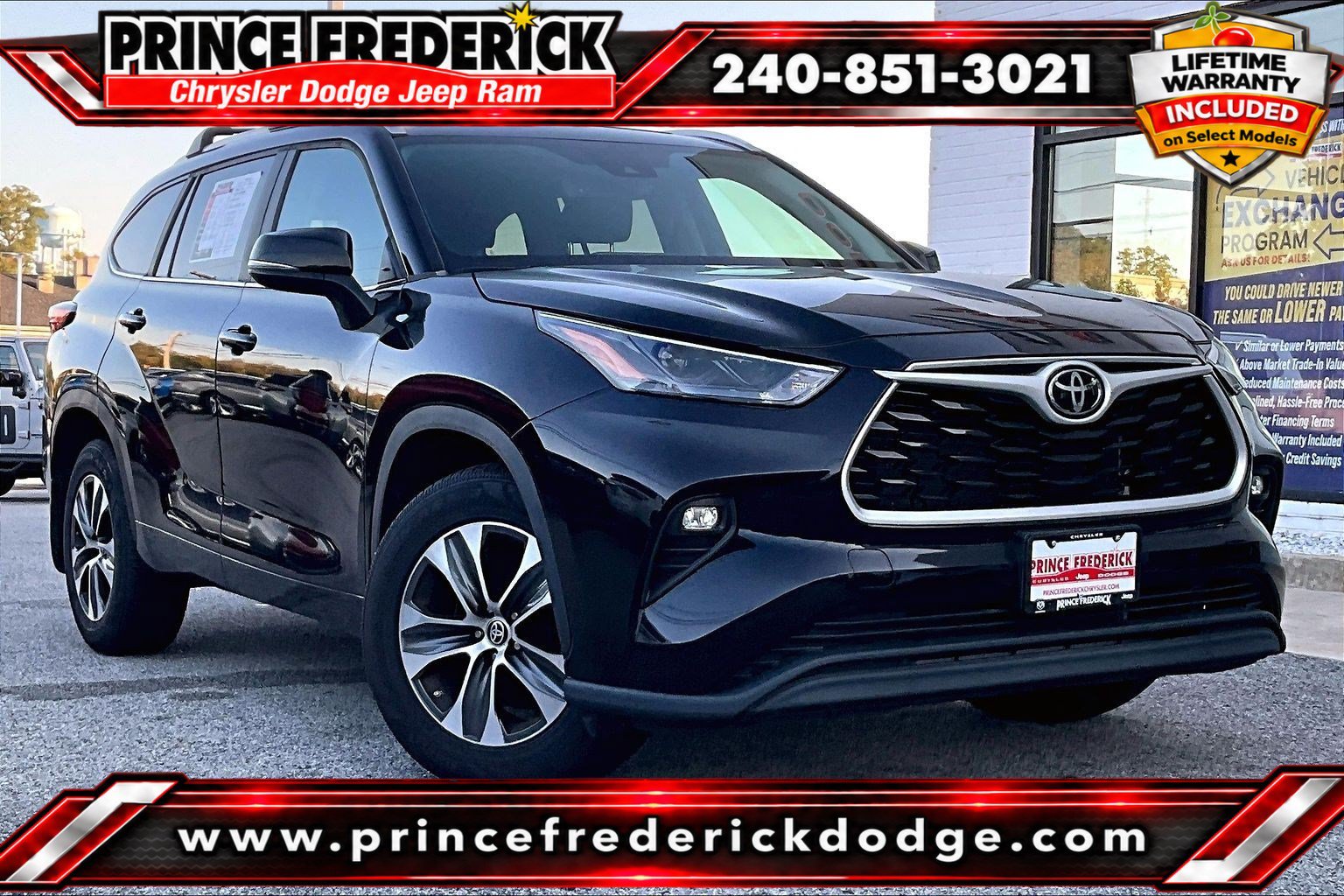 Used 2023 Toyota Highlander XLE AWD/4WD image 1