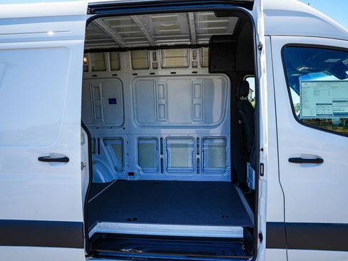 New 2026 Mercedes-Benz Sprinter 2500 image 17