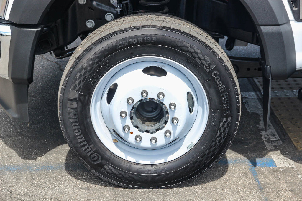 New 2026 Ford F550 2WD Regular Cab Super Duty image 12