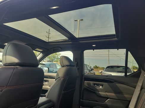 New 2025 Honda Pilot TrailSport image 15
