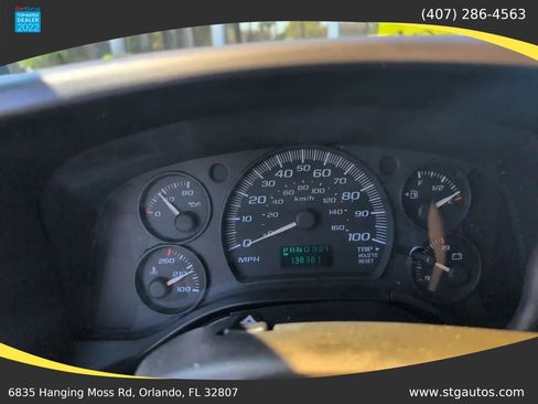 Used 2004 GMC Savana 3500 Van 3D image 34