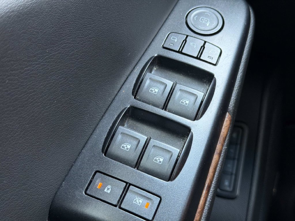 Used 2019 Chevrolet Suburban Premier RWD image 23