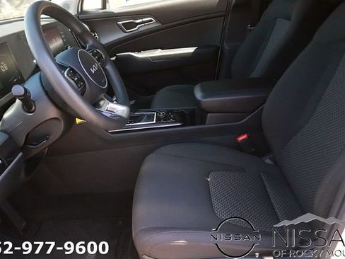 Used 2024 Kia Sportage LX FWD image 12