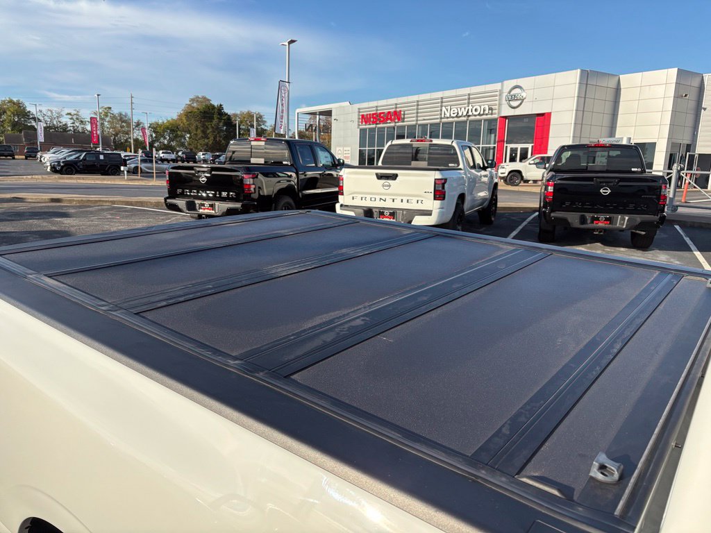 Used 2024 Nissan Titan SV w/ SV Convenience Package AWD/4WD image 15