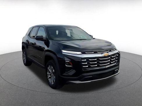 Used 2025 Chevrolet Equinox LT image 3