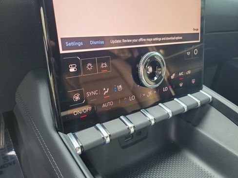 Used 2025 GMC Terrain Elevation w/ Elevation Premium Package AWD/4WD image 32