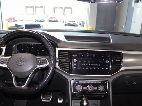 Used 2022 Volkswagen Atlas SEL Premium image 28