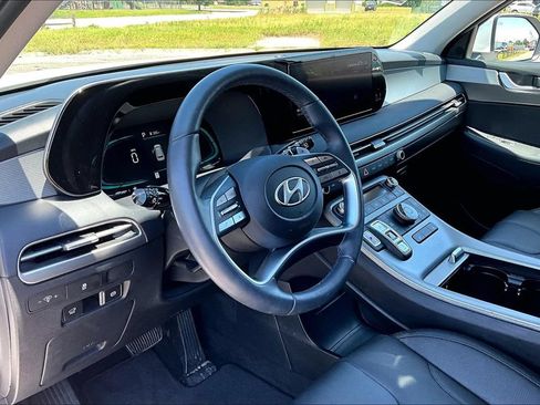 Used 2024 Hyundai Palisade SEL FWD image 12