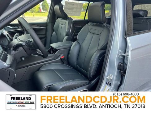 New 2025 Jeep Grand Cherokee L Overland w/ Luxury Tech Group IV AWD/4WD image 24