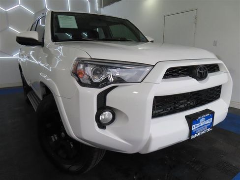 Used 2019 Toyota 4Runner SR5 image 3