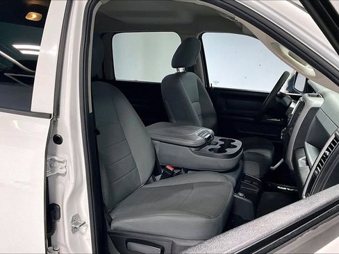 Used 2018 RAM 1500 Express w/ Express Value Package AWD/4WD image 9