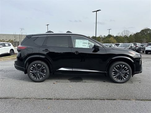 New 2026 Nissan Rogue Platinum image 9