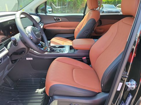 New 2026 Kia Carnival EX FWD image 15