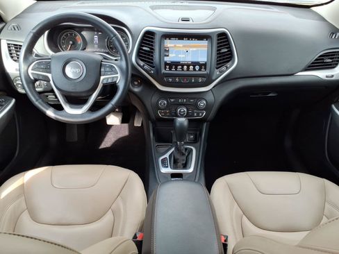 Used 2018 Jeep Cherokee Limited w/ Technology Group FWD image 15