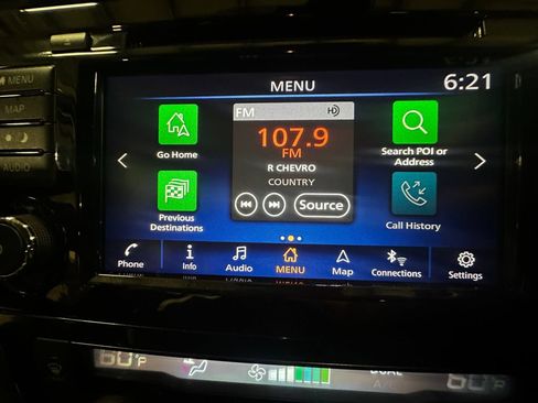 Used 2019 Nissan Rogue SV w/ Premium Package FWD image 18