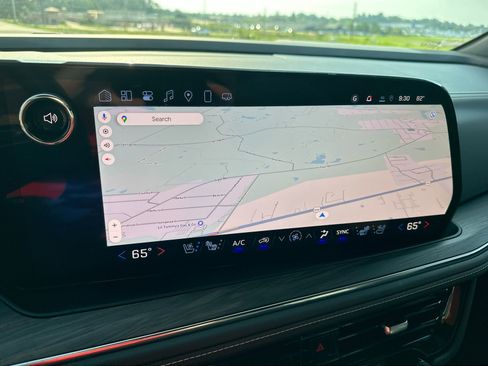 New 2025 Chevrolet Suburban Premier image 18