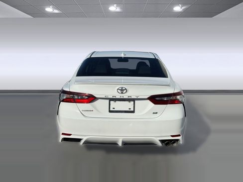 Certified 2022 Toyota Camry SE image 10