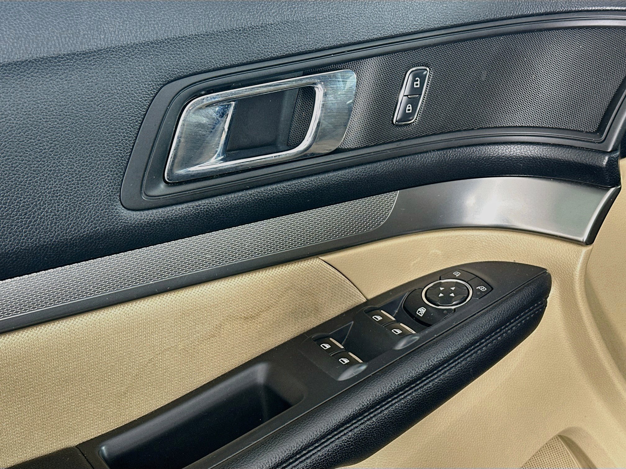Used 2016 Ford Explorer FWD image 15