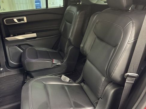 Used 2022 Ford Explorer XLT w/ Equipment Group 202A AWD/4WD image 23