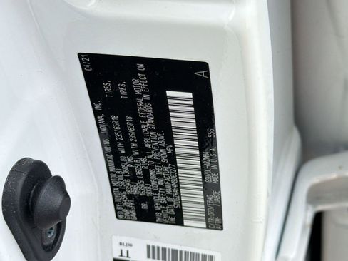 Used 2021 Toyota Highlander XLE FWD image 19