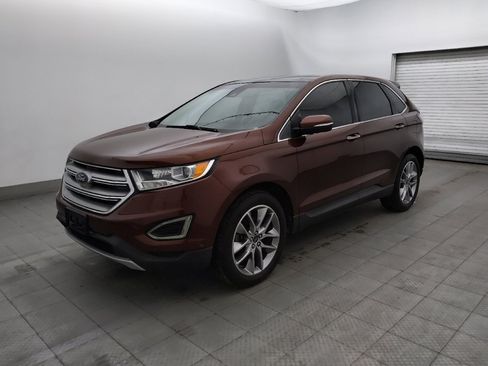 Used 2015 Ford Edge Titanium w/ Equipment Group 302A FWD image 2