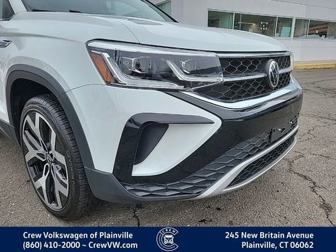 Certified 2022 Volkswagen Taos SEL image 21