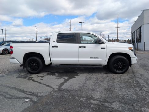 Used 2020 Toyota Tundra SR5 w/ SR5 Leather Package image 6