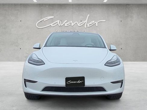 Used 2022 Tesla Model Y Long Range image 18