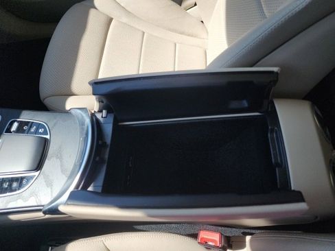 Used 2021 Mercedes-Benz GLC 300 4MATIC image 34