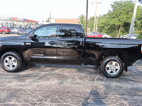 Used 2016 Toyota Tundra SR5 w/ SR5 Upgrade Package AWD/4WD image 4