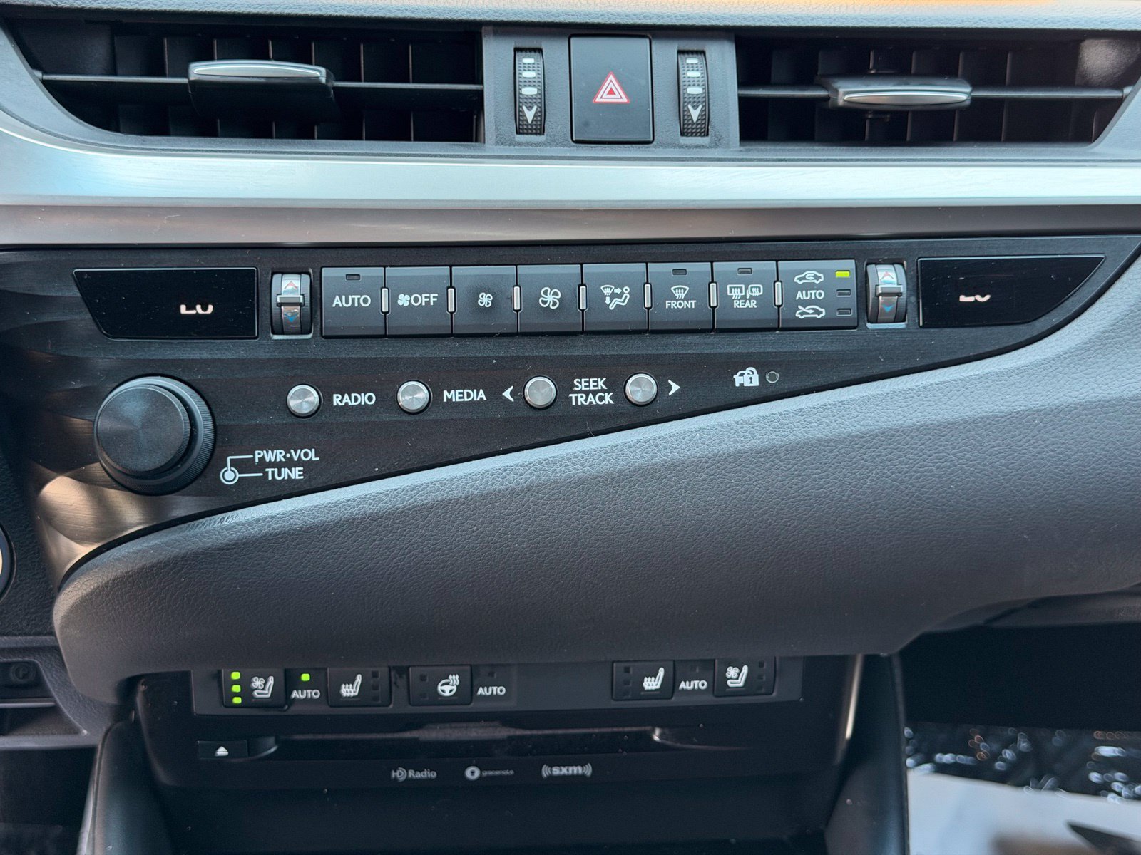 Used 2020 Lexus ES 350 F Sport w/ Accessory Package 2 FWD image 23