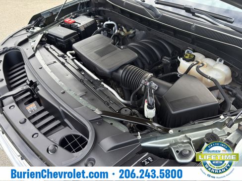 Used 2023 Chevrolet Suburban Premier image 33