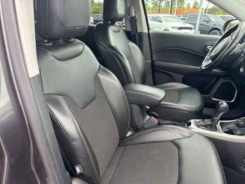 Used 2021 Jeep Compass Latitude w/ Driver Assistance Group AWD/4WD image 10