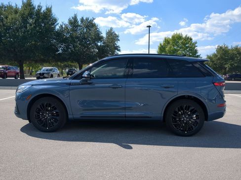 New 2026 Lincoln Corsair Reserve image 6