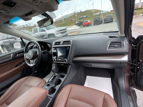 Used 2019 Subaru Outback 3.6R Touring image 11