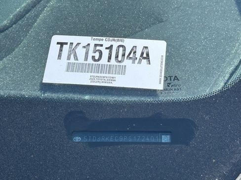 Used 2023 Toyota Sienna XLE w/ XLE Plus Package image 34