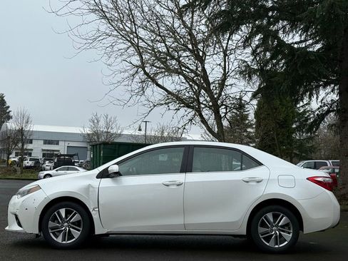 Used 2014 Toyota Corolla LE image 2