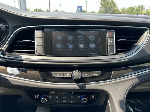 Used 2019 Buick Enclave Essence image 16