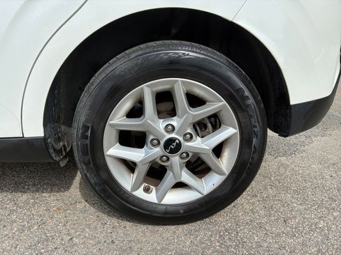 Used 2025 Kia Soul LX w/ LX Technology Package FWD image 27