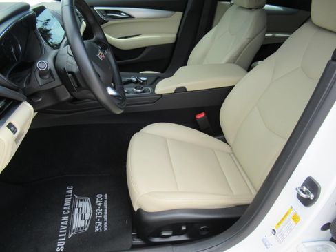 Used 2023 Cadillac CT5 Luxury RWD image 16