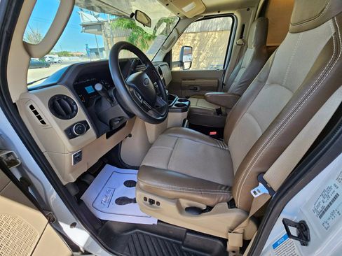 Used 2021 Ford E-450 and Econoline 450 Super Duty w/ Motorhome Prep Package image 37