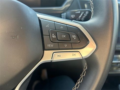 Used 2022 Volkswagen Tiguan SE image 25