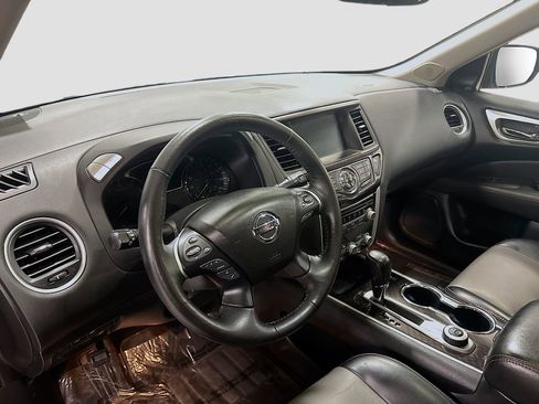Used 2020 Nissan Pathfinder SL image 10