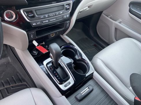 Used 2018 Honda Ridgeline RTL-E image 39