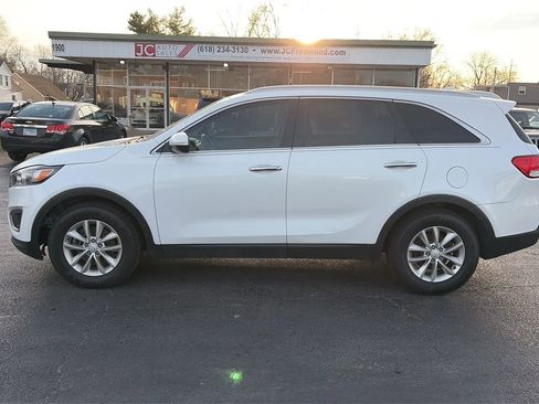 Used 2017 Kia Sorento FWD w/ LX Convenience Package image 8