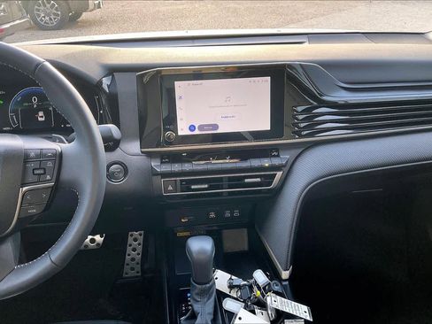 Used 2026 Toyota Camry SE w/ Convenience Package FWD image 7