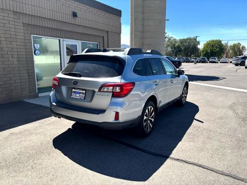 Used 2016 Subaru Outback 2.5i Limited image 3