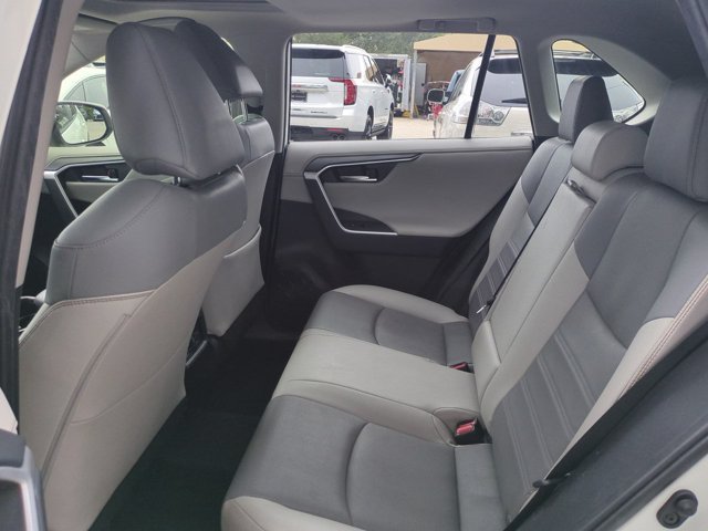Used 2019 Toyota RAV4 Limited w/ Cold Weather Package FWD image 13